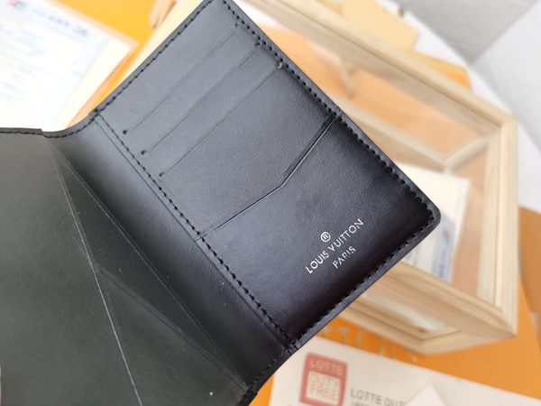 LVコピーウォレット角部分ディテール